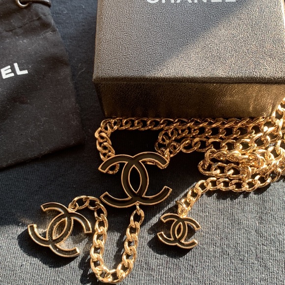 CHANEL ? RARE Soft Gold Chain CC Charm Belt or Necklace Dangling Black Charms main image 7